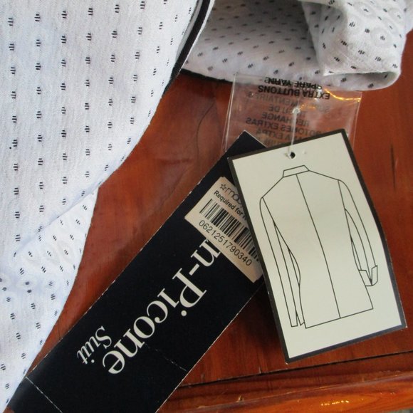 Evan Piccone white professional jacket with black accents. Size 8. New. - Picture 10 of 14